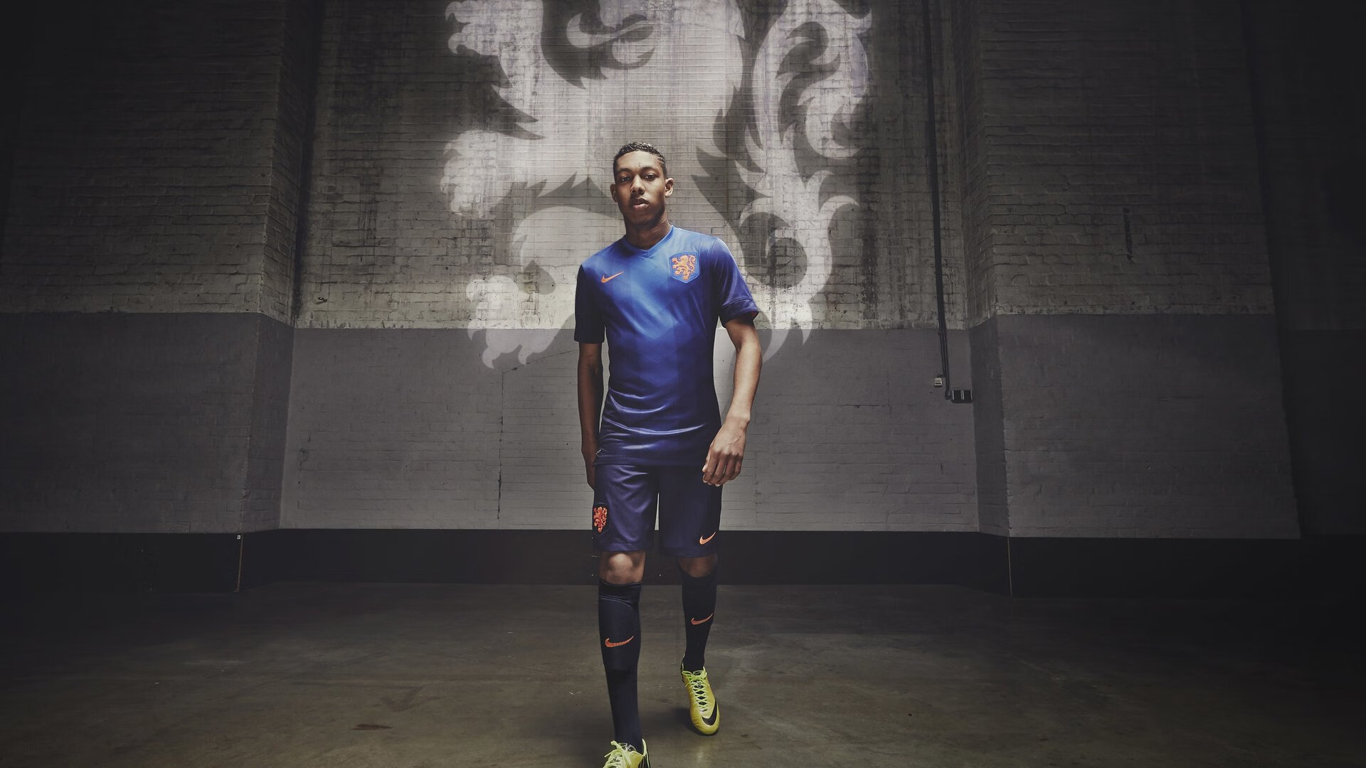 五大联赛中场球员数据表现与传球成功率解读，五大联赛中锋