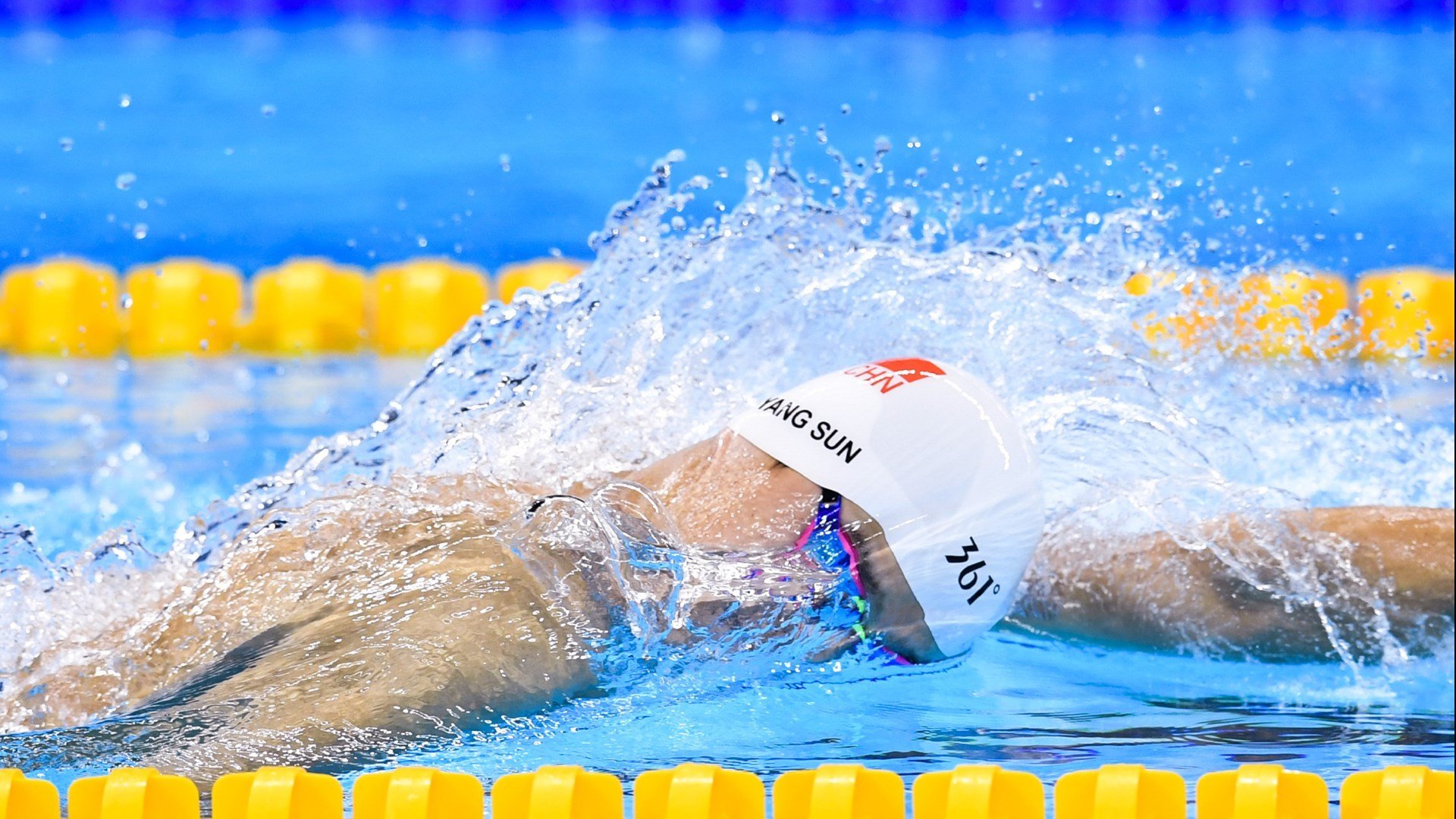 运动心理团队进驻帮助运动员应对高压情境保持冷静，运动员 心理